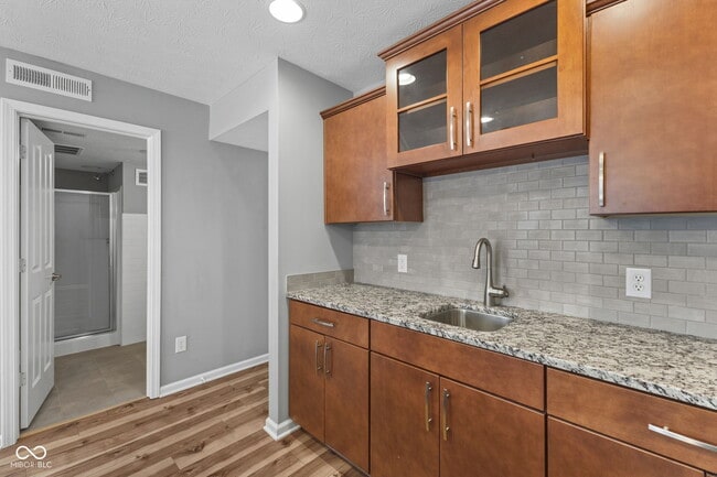 Building Photo - 13093 Grand Vue Dr