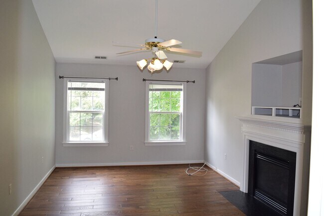 Building Photo - Great house in Top school district Innsbro...