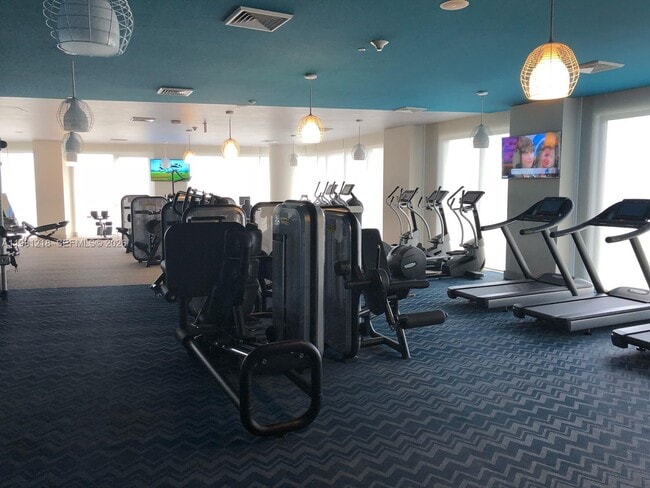 Building Photo - 3401 NE 1st Ave