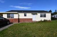 Building Photo - Cute 2 Bedroom House with Bonus Room