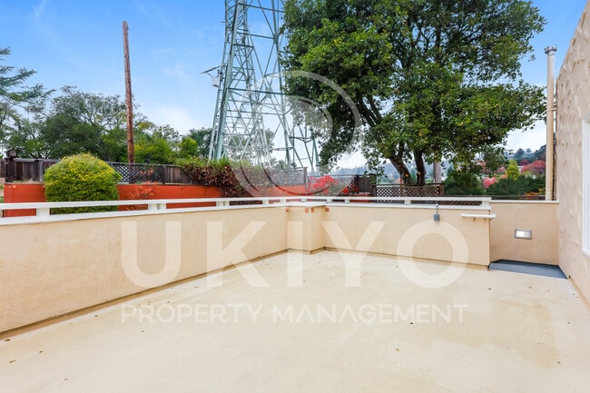 Building Photo - 4753 El Centro Ave