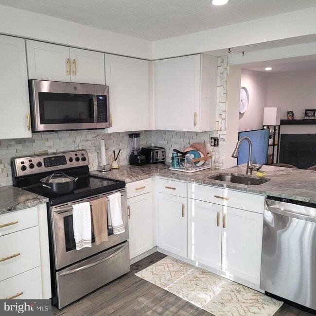 Building Photo - 165 Villa Knoll Ct