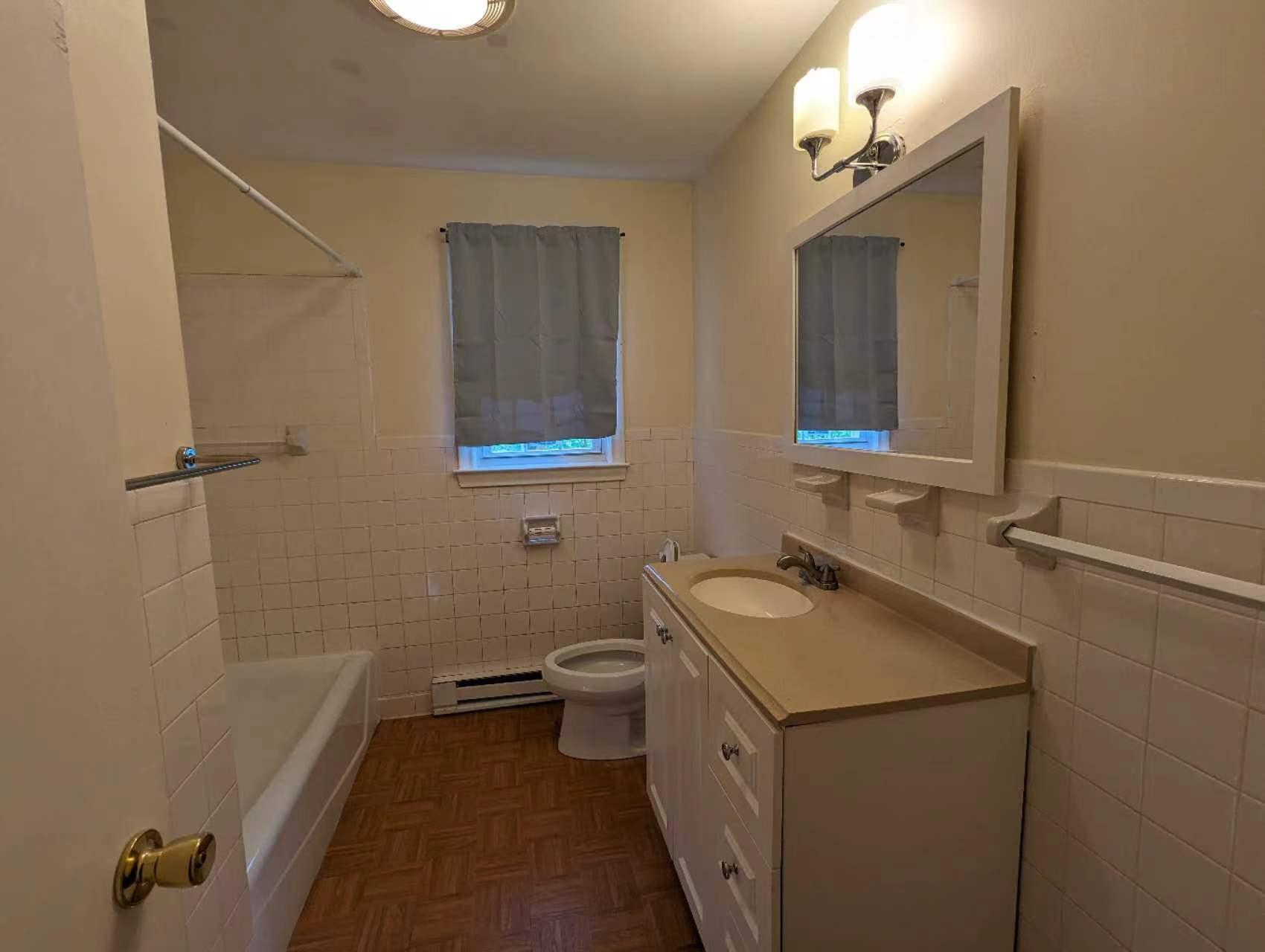 Building Photo - 262 Robin Ln