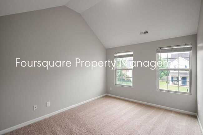 Building Photo - 4-Bed Single Family Home with Open Layout,...