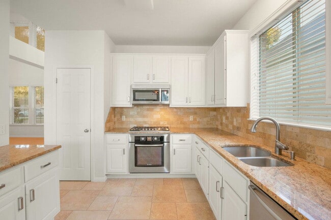 Building Photo - 2514 Crenshaw Dr