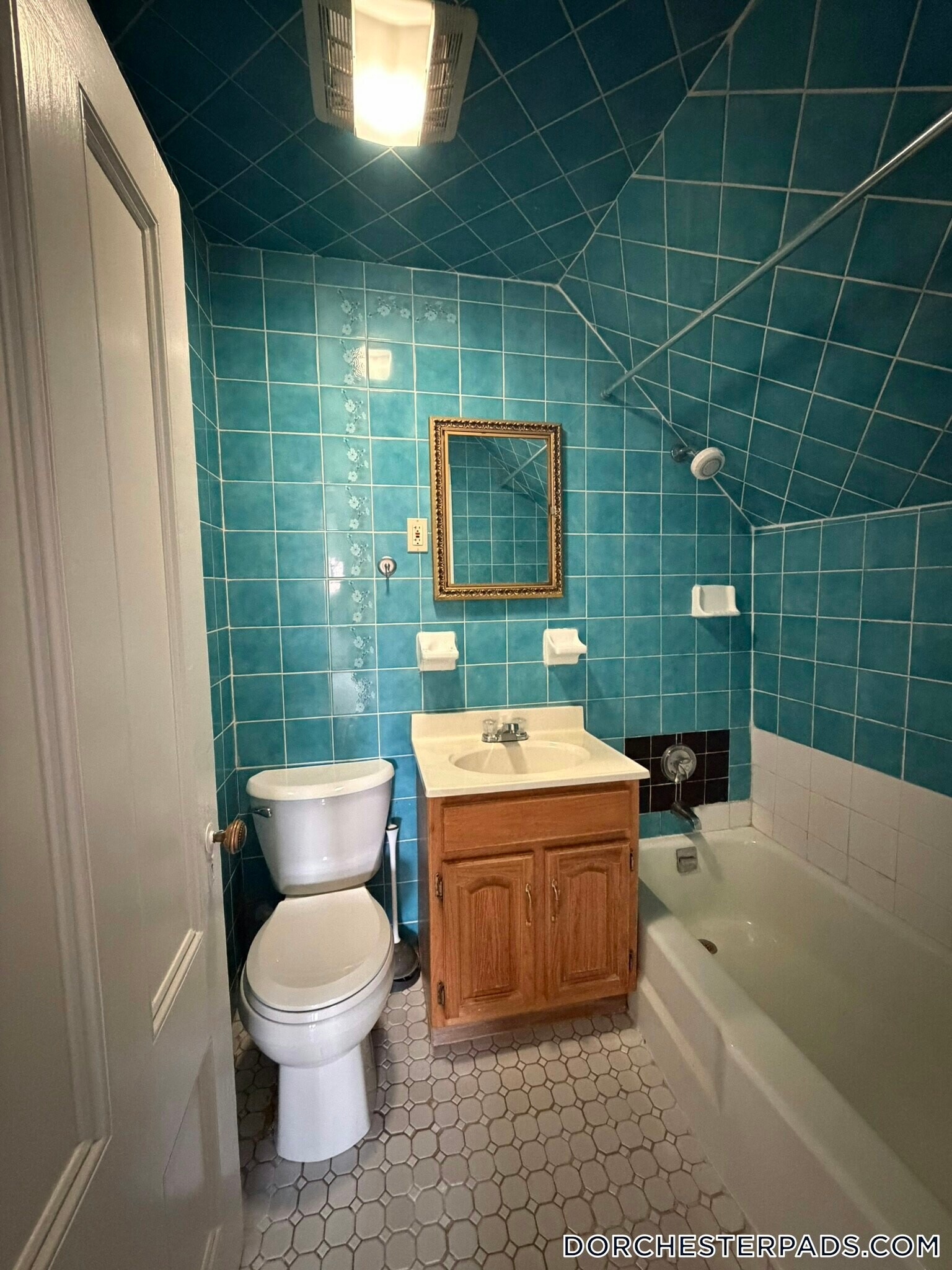 Building Photo - 393 Adams St