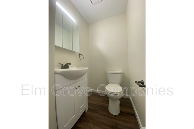 Building Photo - 7 Darby Field Common