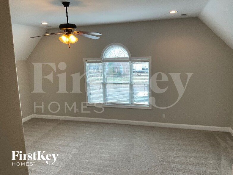 Building Photo - 2221 Ellington Gait Dr