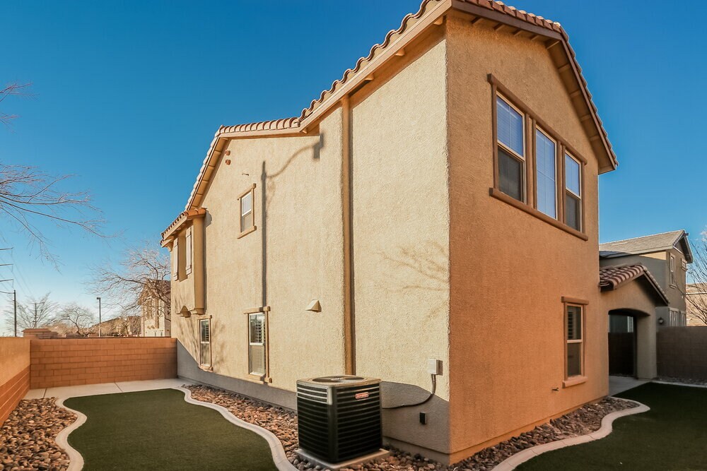 Building Photo - 10708 Bayview House Ave