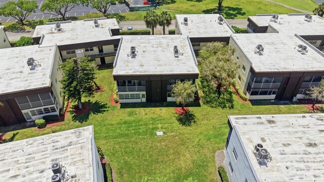 Building Photo - 729 Normandy Trail