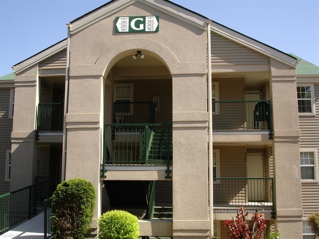 Building Photo - 565 Valley View Rd