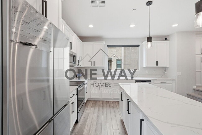 Building Photo - 1685 E Chelsea Ln