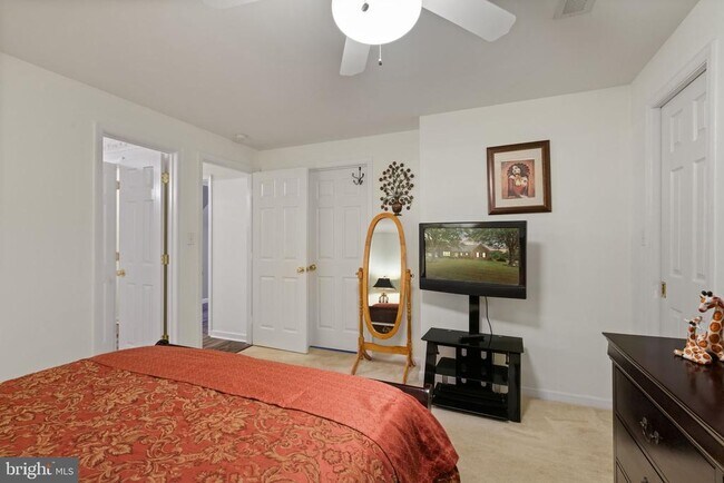 Building Photo - 61 Kirby Ln