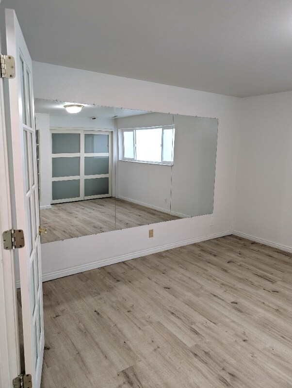 Building Photo - 1643 Willowbrook Dr