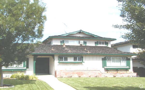 Building Photo - 1355 Saratoga Ave