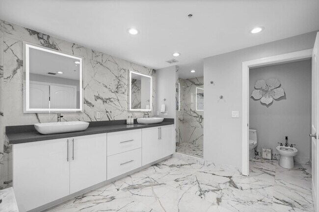 Building Photo - 1503 NE 2nd St