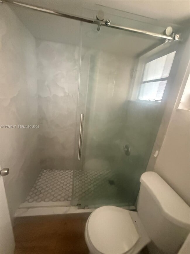 Building Photo - 8820 Fontainebleau Blvd