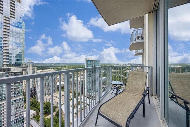 Building Photo - 360 Nueces St