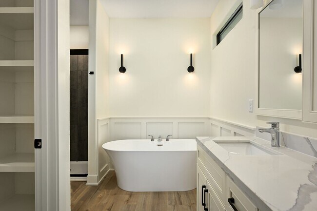 Building Photo - Lot 175