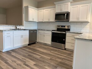 Building Photo - 6933 Claystone Dr