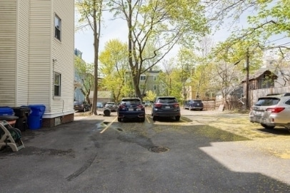 Building Photo - 185 Davis Ave