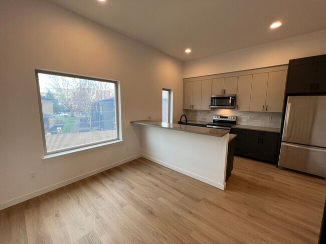Building Photo - 30515 SW Magnolia Ave