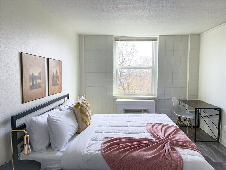 Building Photo - 2515 Burnet Ave