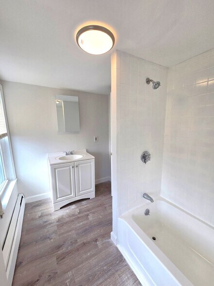 Building Photo - 22 Johnson St