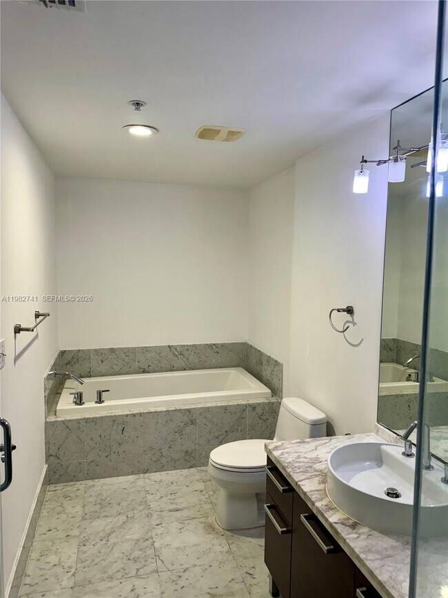 Building Photo - 253 NE 2nd St