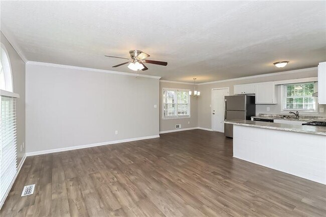 Building Photo - 230 Sweetwater Cir