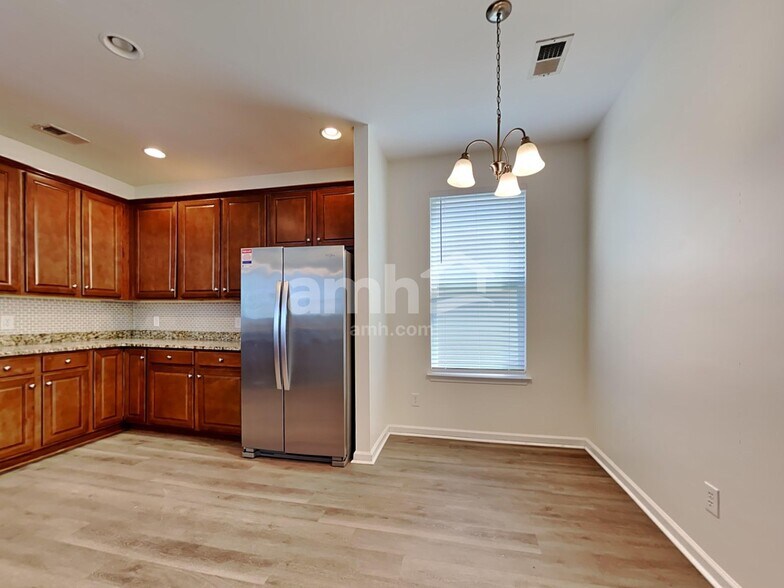 Building Photo - 1705 Diving Duck Ln