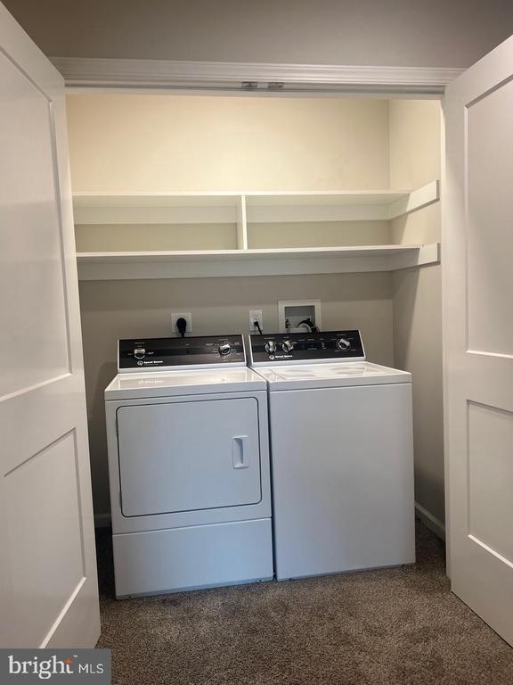 Building Photo - 90 Main St