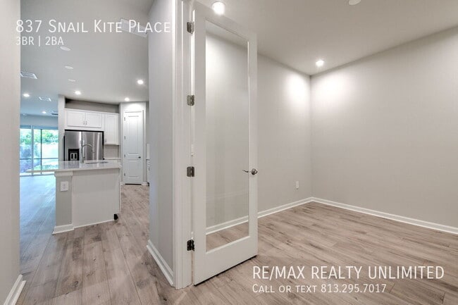 Building Photo - 837 Snail Kite Pl