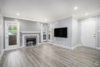 Building Photo - 6820 Glenridge Dr