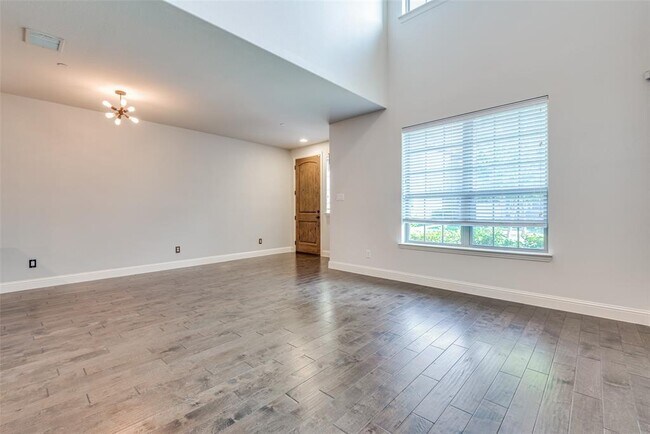 Building Photo - 4646 Rhett Ln