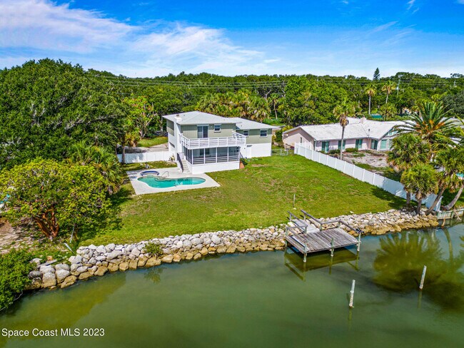 Building Photo - 7810 S Tropical Trail