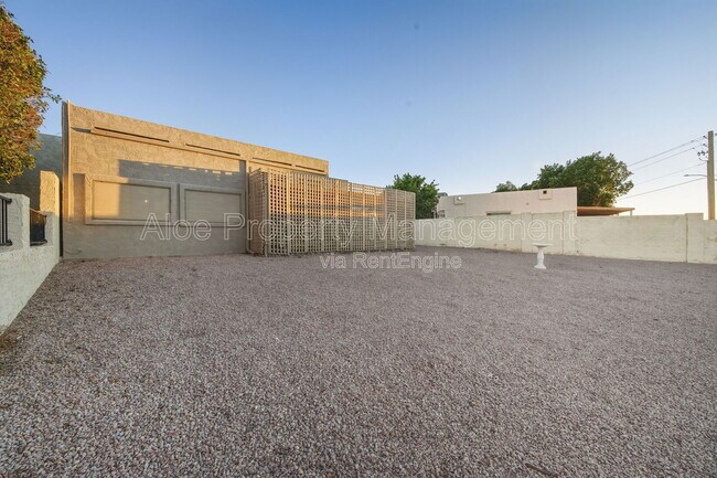 Building Photo - 6120 E Augusta Cir