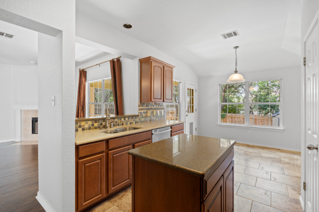 Building Photo - 1609 Abbey Ln