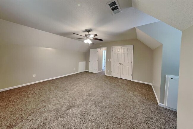 Building Photo - 7290 Hickory Bluff Dr