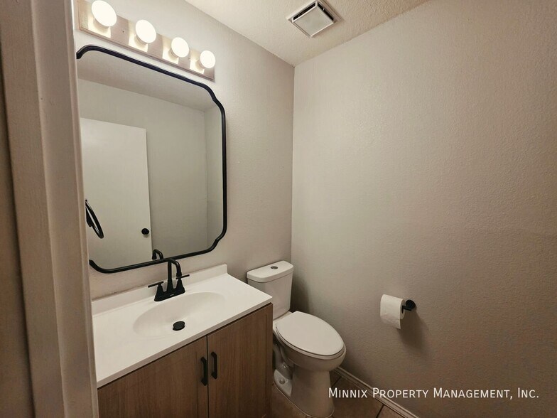 Building Photo - 3826 Nassau Dr