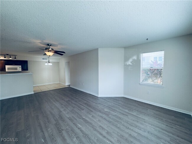 Building Photo - 12750 Equestrian Cir