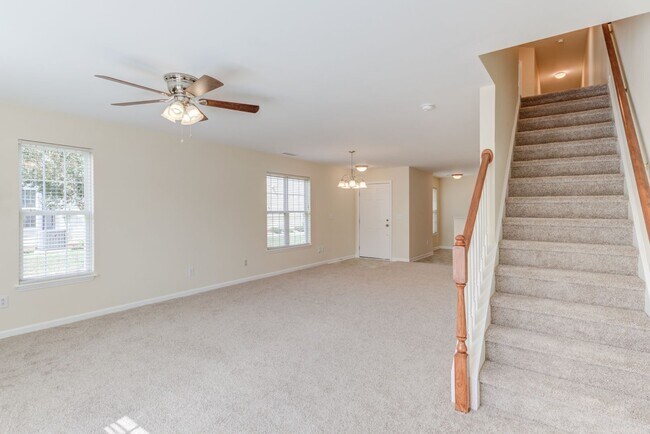 Building Photo - 3 Bedroom Townhouse in Wakefield with 1 Ca...