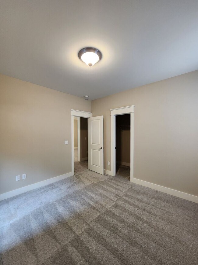 Building Photo - Black Mountain-Sweet Birch Commons***