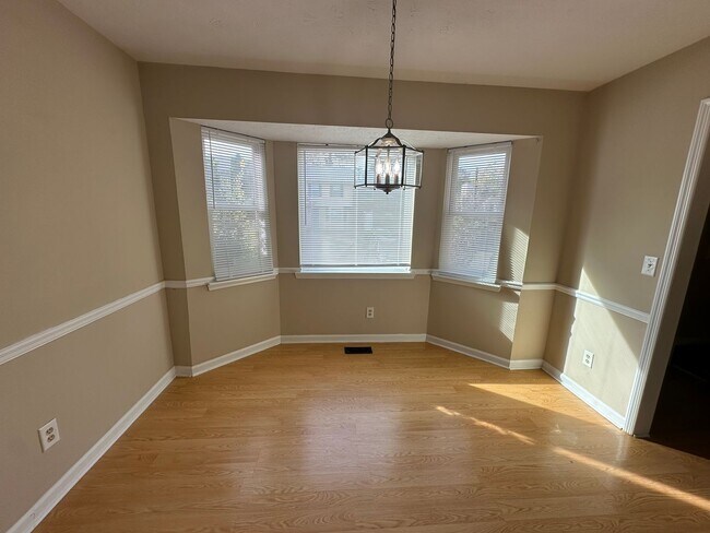 Building Photo - 5807 Woodgate Cir