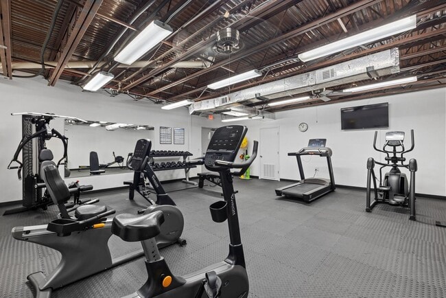 Building Photo - DOWNTOWN AREA