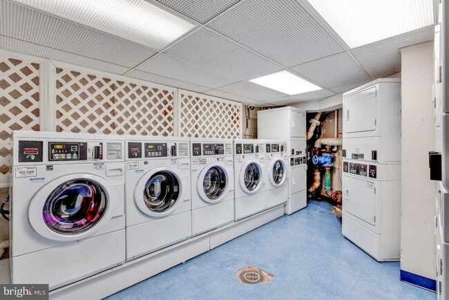 Building Photo - 2201 L St NW