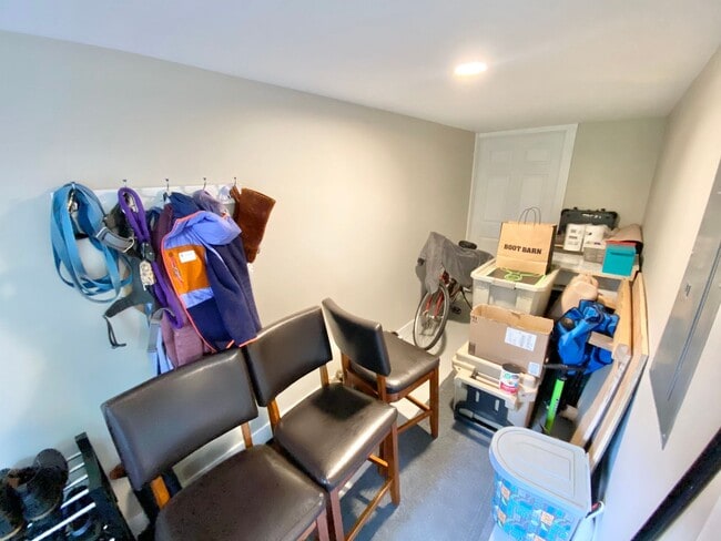 Building Photo - 127 Station Rd