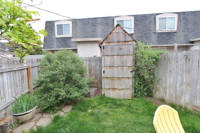 Building Photo - 4843 W Targee St