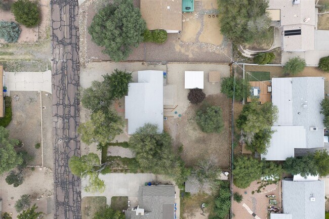 Building Photo - 2111 Nolte Dr