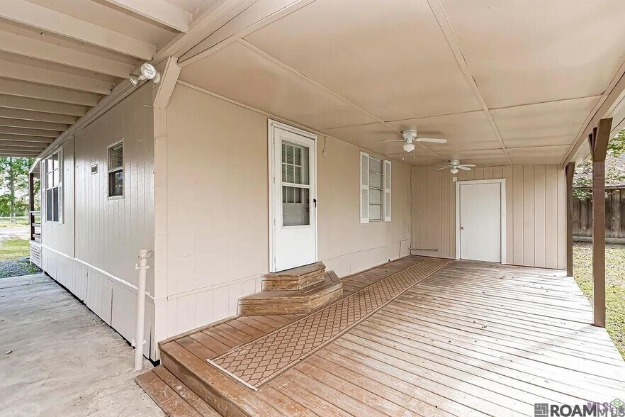 Building Photo - 42547 Norwood Rd